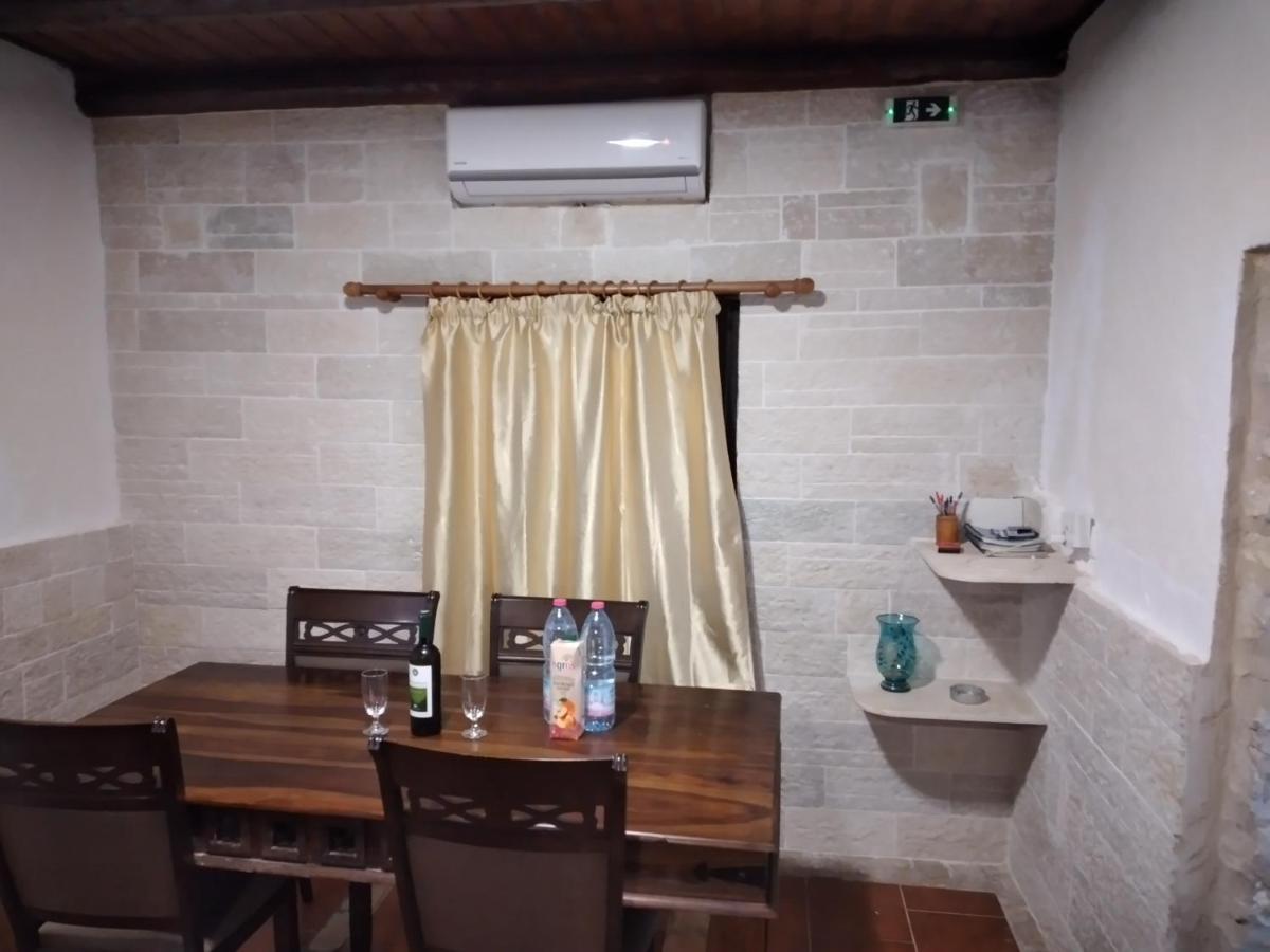 Villa Stonemakers Hide Karyotikon Exterior foto
