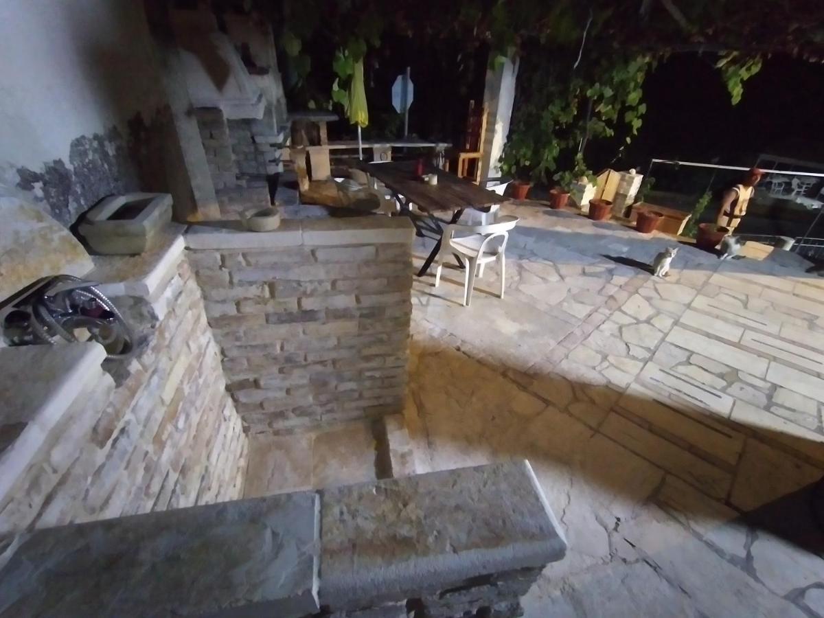 Villa Stonemakers Hide Karyotikon Exterior foto
