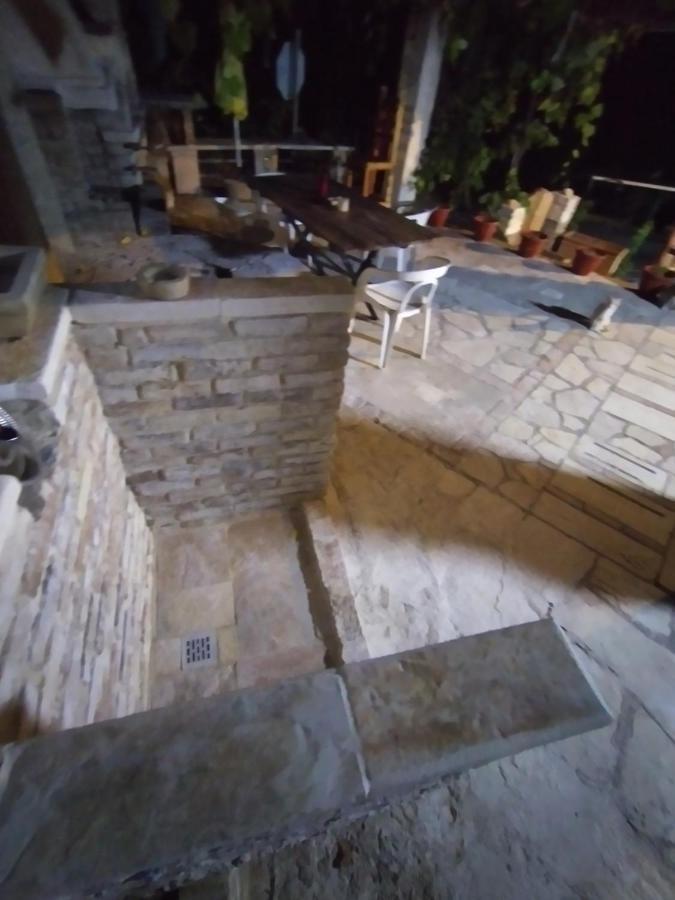 Villa Stonemakers Hide Karyotikon Exterior foto