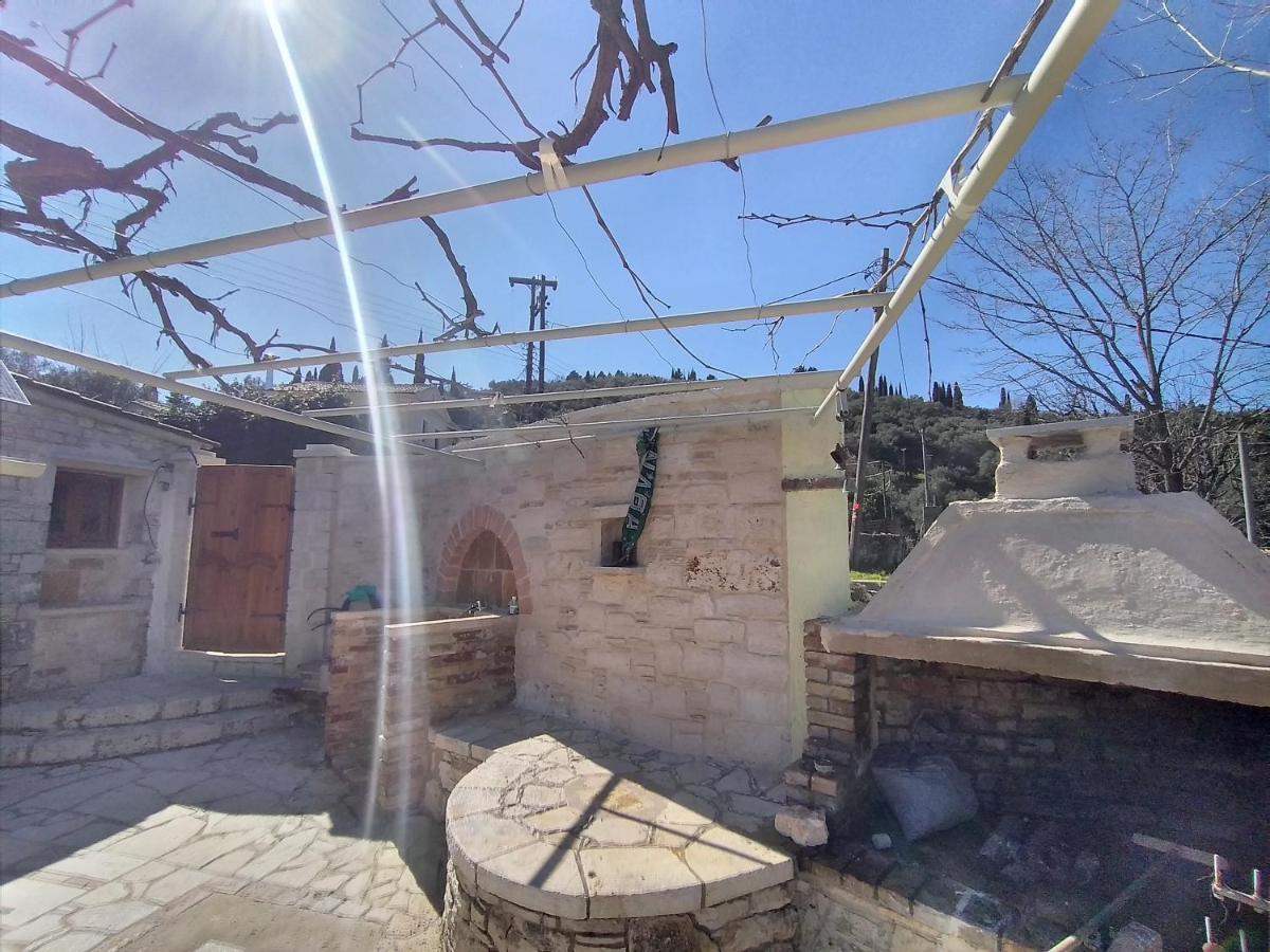 Villa Stonemakers Hide Karyotikon Exterior foto