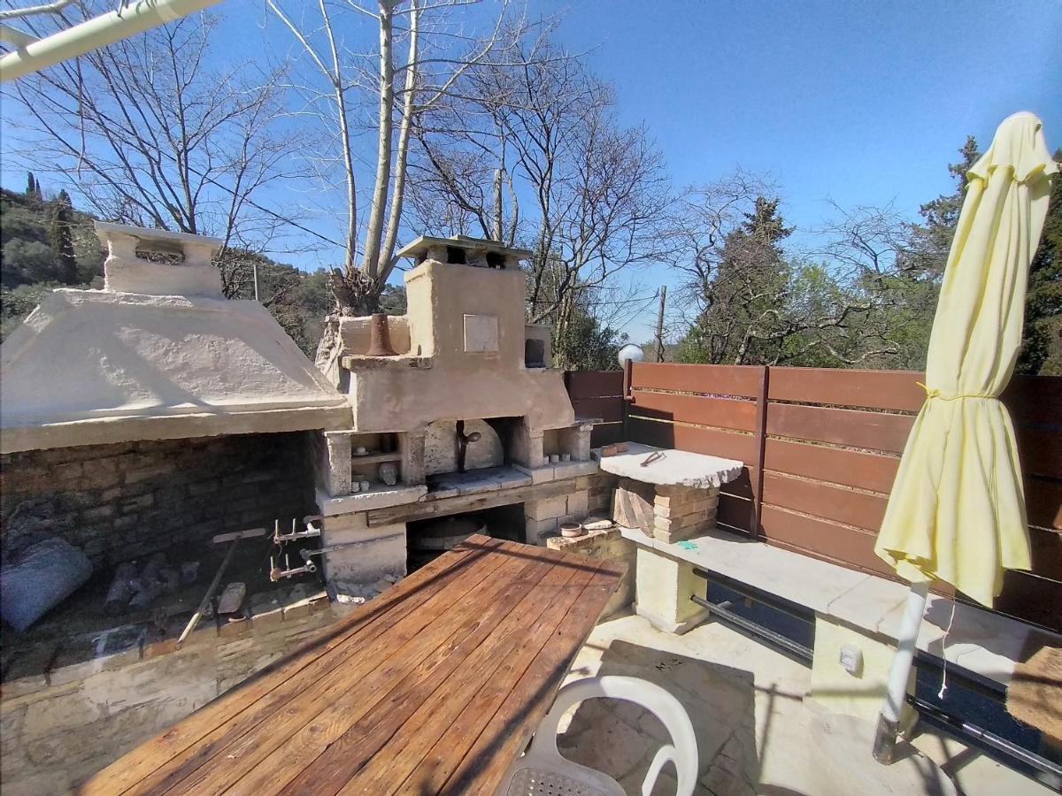 Villa Stonemakers Hide Karyotikon Exterior foto