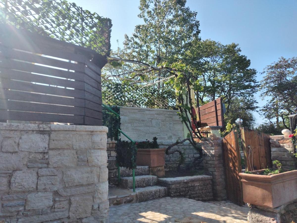 Villa Stonemakers Hide Karyotikon Exterior foto