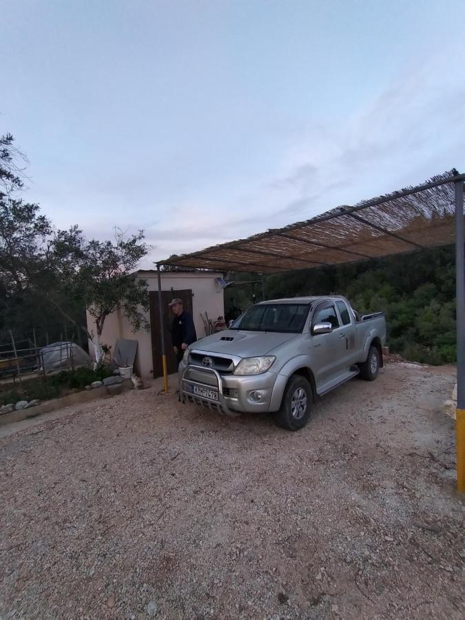 Villa Stonemakers Hide Karyotikon Exterior foto